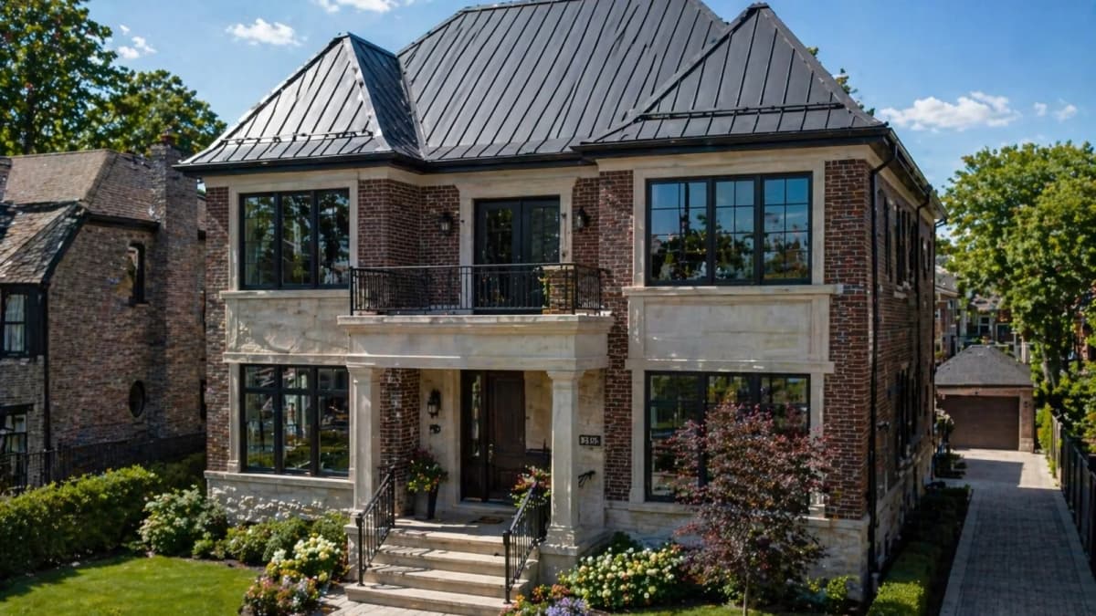 Techo de metal standing seam en una casa residencial de Chicago